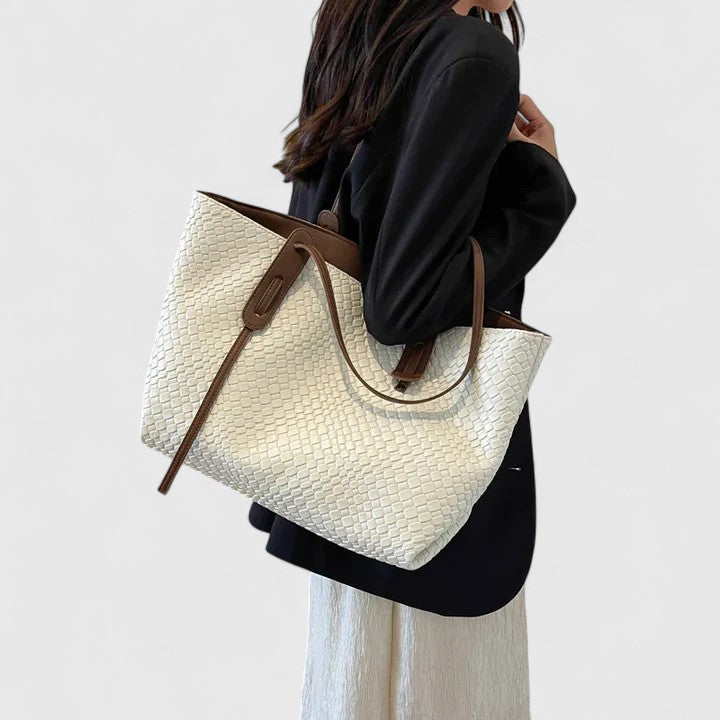 June | Chic Tote Bag